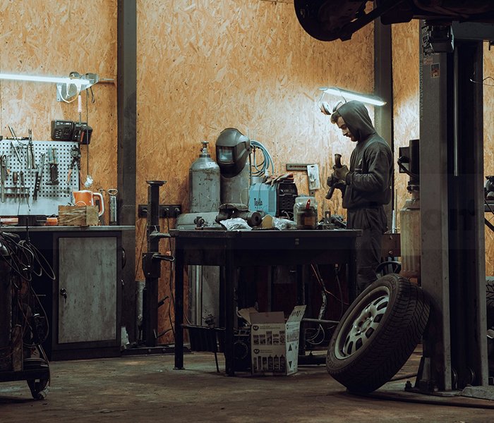 Deep Garage Cleaning & Organization Services